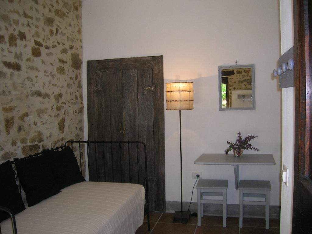 Agriturismo Caresto Vila Carbonesca Exterior foto
